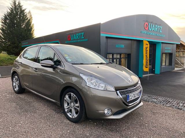 Peugeot 208 - 1.6 E-HDI 92 ALLURE